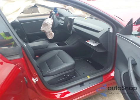 2024 Tesla Model 3 z USA, uszkodzony, nr VIN 5YJ3E1EA8RF727696